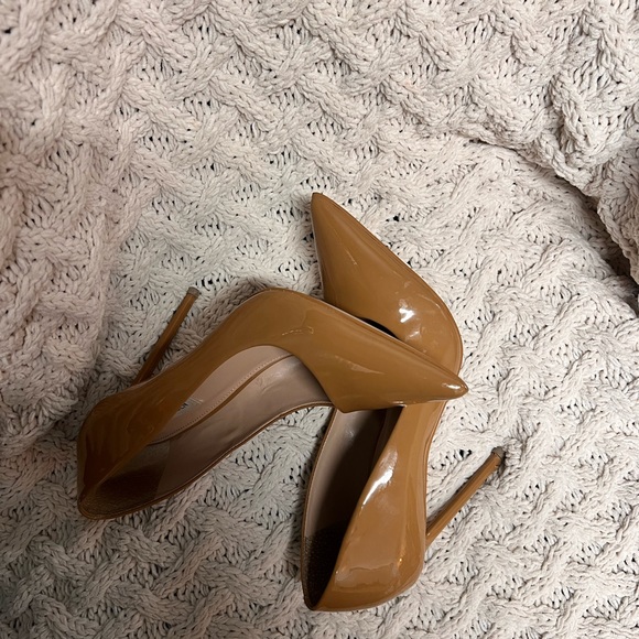 Steve Madden Camel Patent Leather shoe - Picture 4 of 8